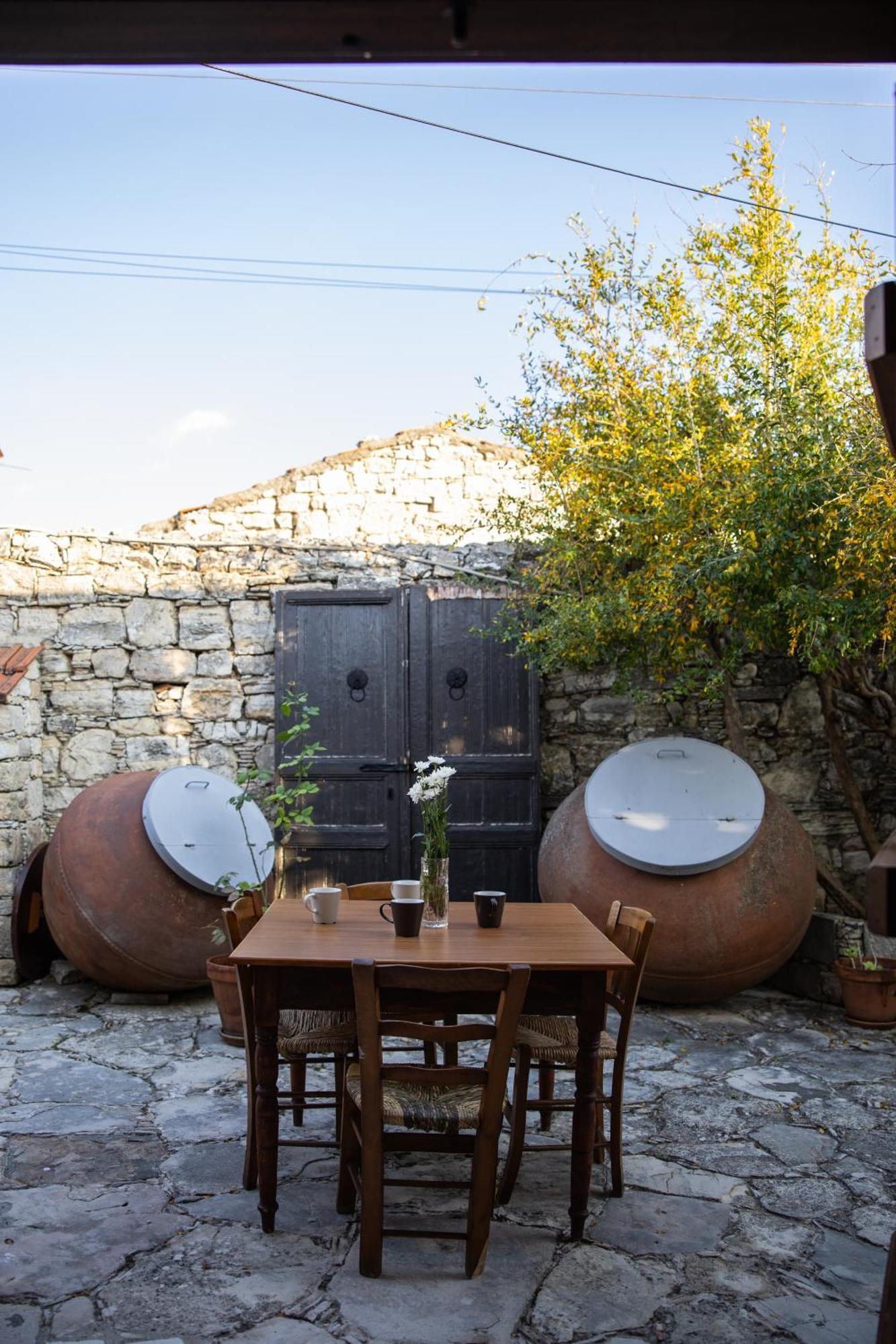 Apanemia Inn House لوفو المظهر الخارجي الصورة